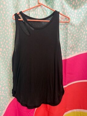 Black Sleeveless Alo Tank Top - Classic Women's Essential